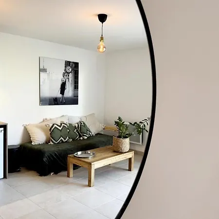 Neuf, Tv, Wifi, Clim, Parking Gratuit *