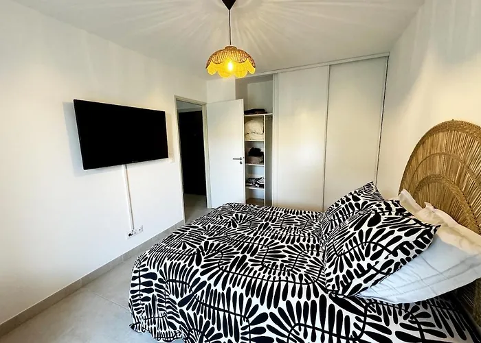 Neuf, Tv, Wifi, Clim, Parking Gratuit *