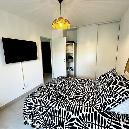 Neuf, Tv, Wifi, Clim, Parking Gratuit *